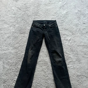 Weekday jeans - Säljer dessa jeans dö jag aldrig använder dom längre. Dom är straight. 