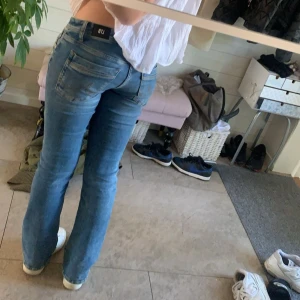 Ltb valerie jeans - funderar på o sälja mina ltb jeans💕💘 Fint skick!  Modell valerie Skicka prisförslag🌟