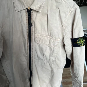 Stone Island jacka - Sparsamt använd Storlek S  Inga defekter Pris kan diskuteras