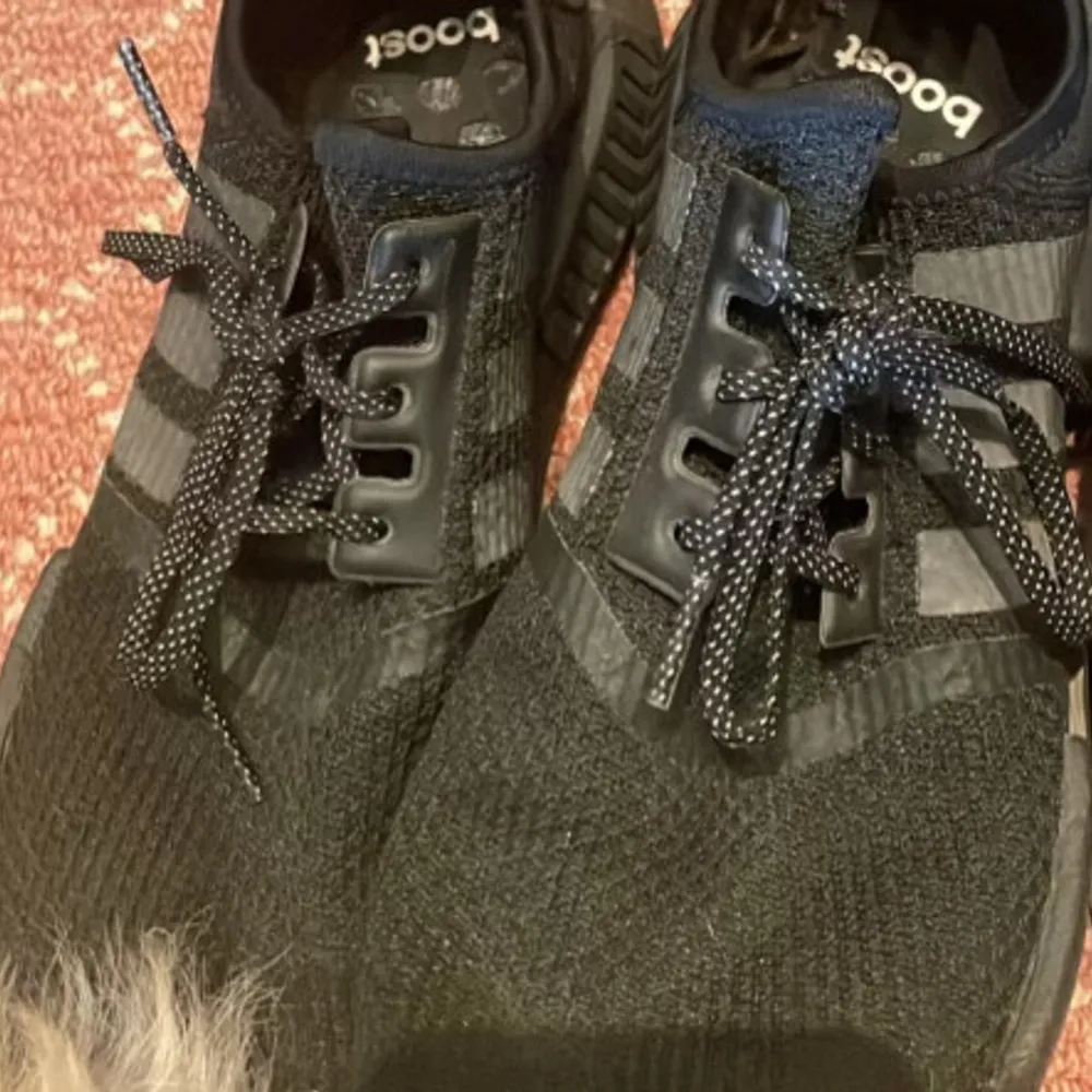 Adidas skor använda 2 gånger. Skor.