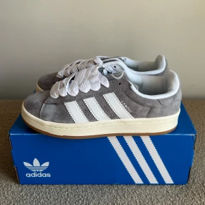 Adidas campus  - Säljer nu mina snygga adidas campus helt nya aldrig använda vid ytterligare frågor eller funderingar är det bara att skriva 