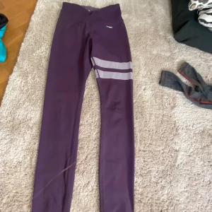 Stronger byxor  - Säljer dessa Stronger byxor !! Storlek Xs 