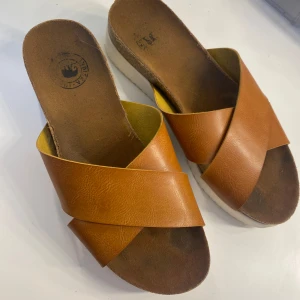 Sandaler - Bruna sandaler från Indiska i storlek 37