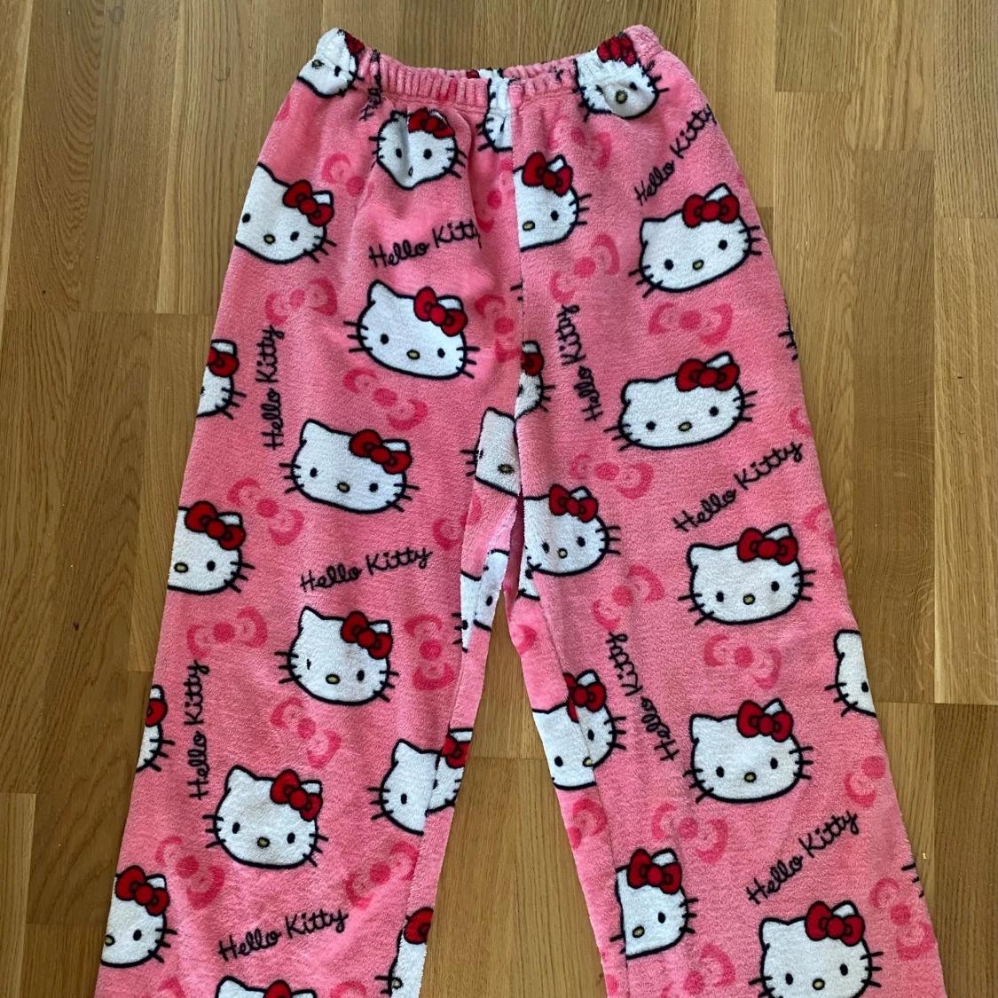 Rosa Hello Kitty mjukisbyxor