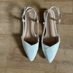 Säljer mina slingbacks, oanvända