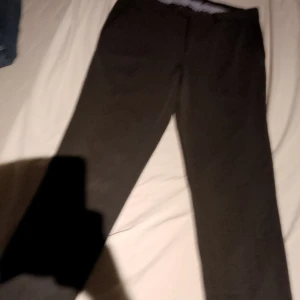 Kostym byxor  - Grå kostym byxor. Storlek 56. Skönt material 