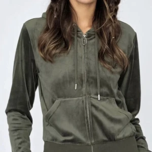 Mörkgrön juicy kofta - Mörkgrön juicy kofta, köpte i vintras, Bra skick och inte använd mycket🥰 Kom privat för egna bilder😄