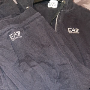 Armani dress  - Jätte fint skick alla stenar sitter kvar! Storlek M men passar även en S