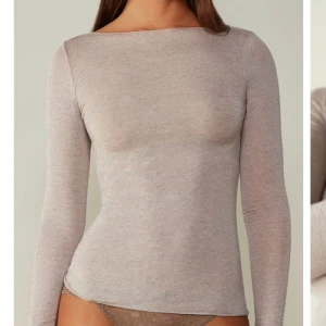Intimissimi - Säljer min intimissimi tröja i beige för att den inte kommer tills användning❤️