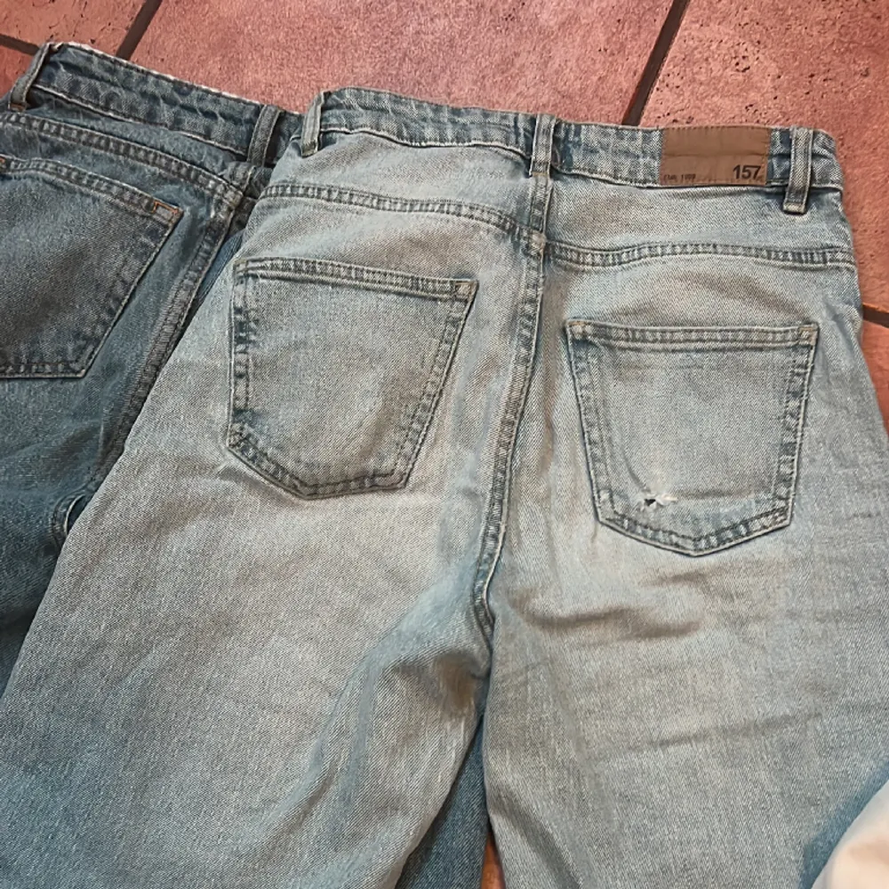 Lager 157 jeans säljes i befintligt skick alla är i storlek xs inga större defekter. 75kr/st eller 200kr för alla eller bud. . Jeans & Byxor.