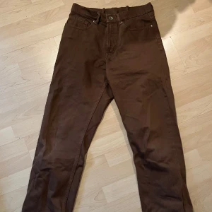 Skatebyxor bruna  - Snygga skate byxor✨ väldigt härdiga och väldigt bra material 