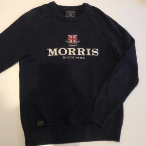 Morris tröja - Tröjan är i storlek S. Inga hål, missfärgningar eller liknande. Tröjan är true to size och har en normal passform.