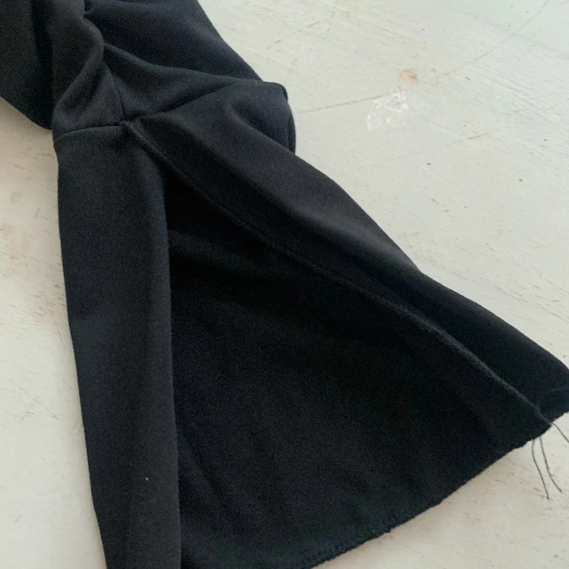 Svart off shoulder topp - 90