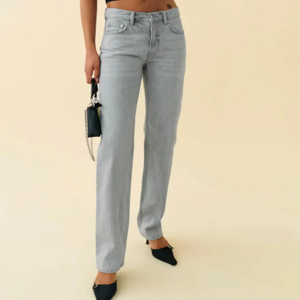 Snygga jeans från Gina, passar bra och är i bra skick. Skriv för fler bilder!!💗. Jeans & Byxor.