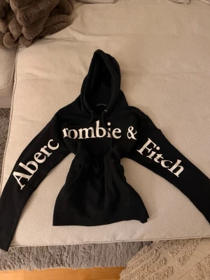 Hoodie Abercrombie & fitch  - Hoodie från Abercrombie & fitch, storlek S