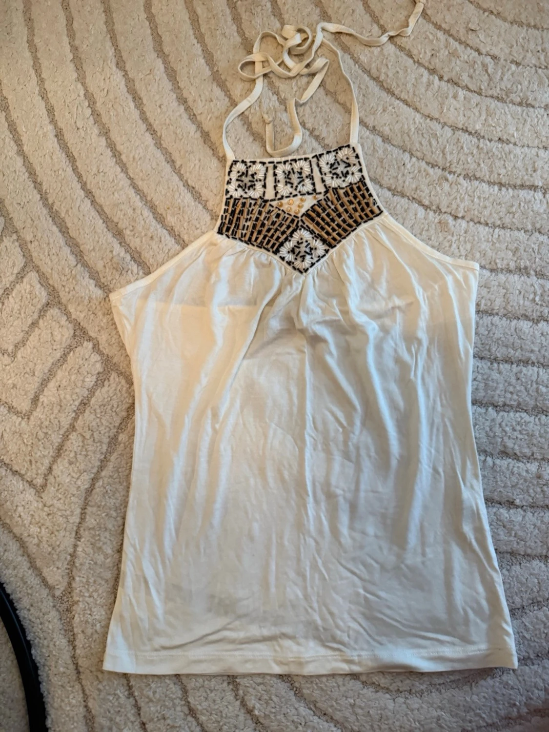 Vit halterneck topp med brodyr