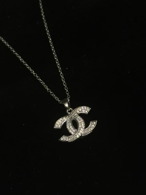 Halsband - Helt ny halsband i rostfritt stål.