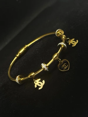 Armband - Helt nytt armband i rostfritt stål.