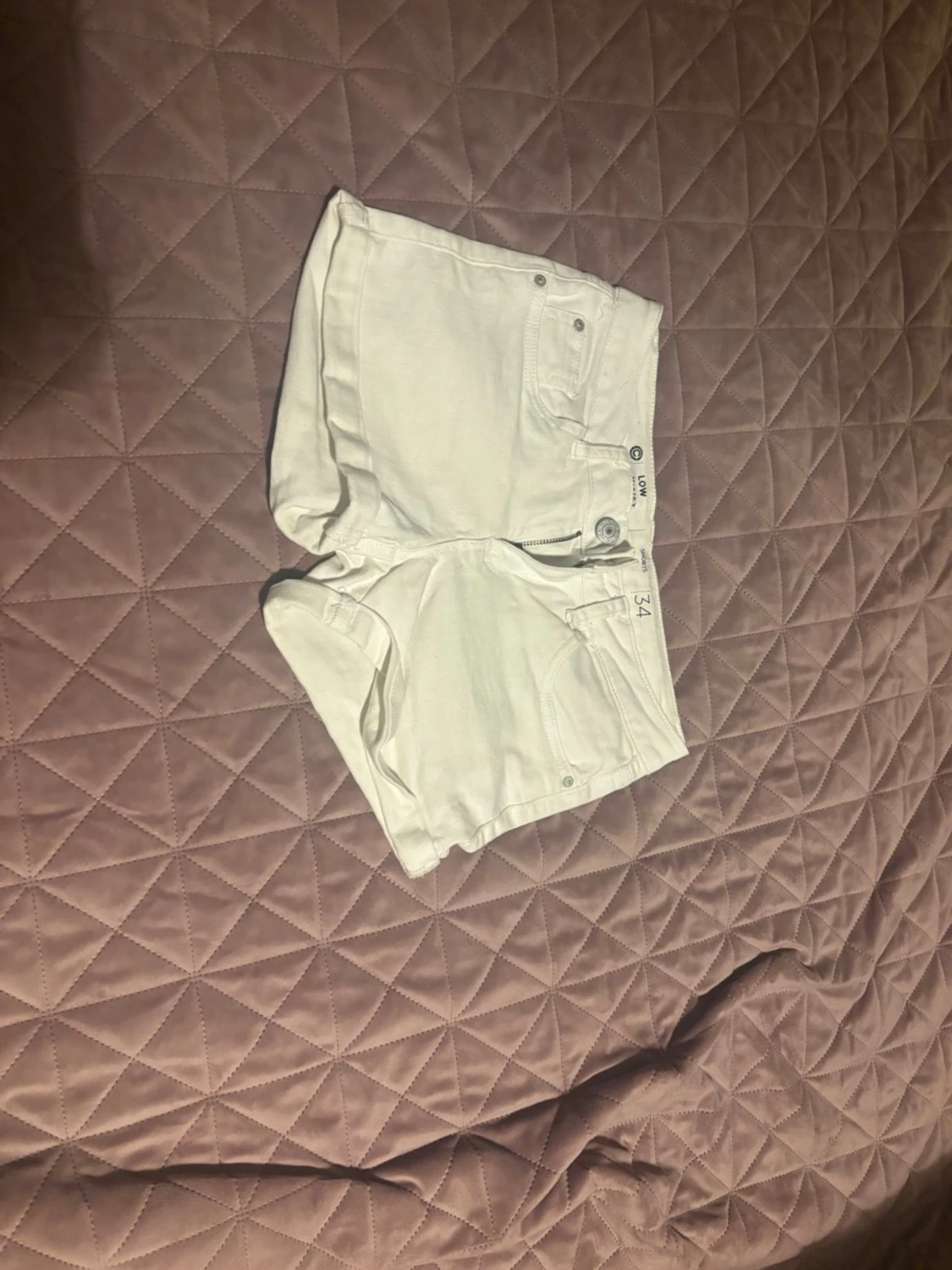 Vita low waist shorts från Cubus