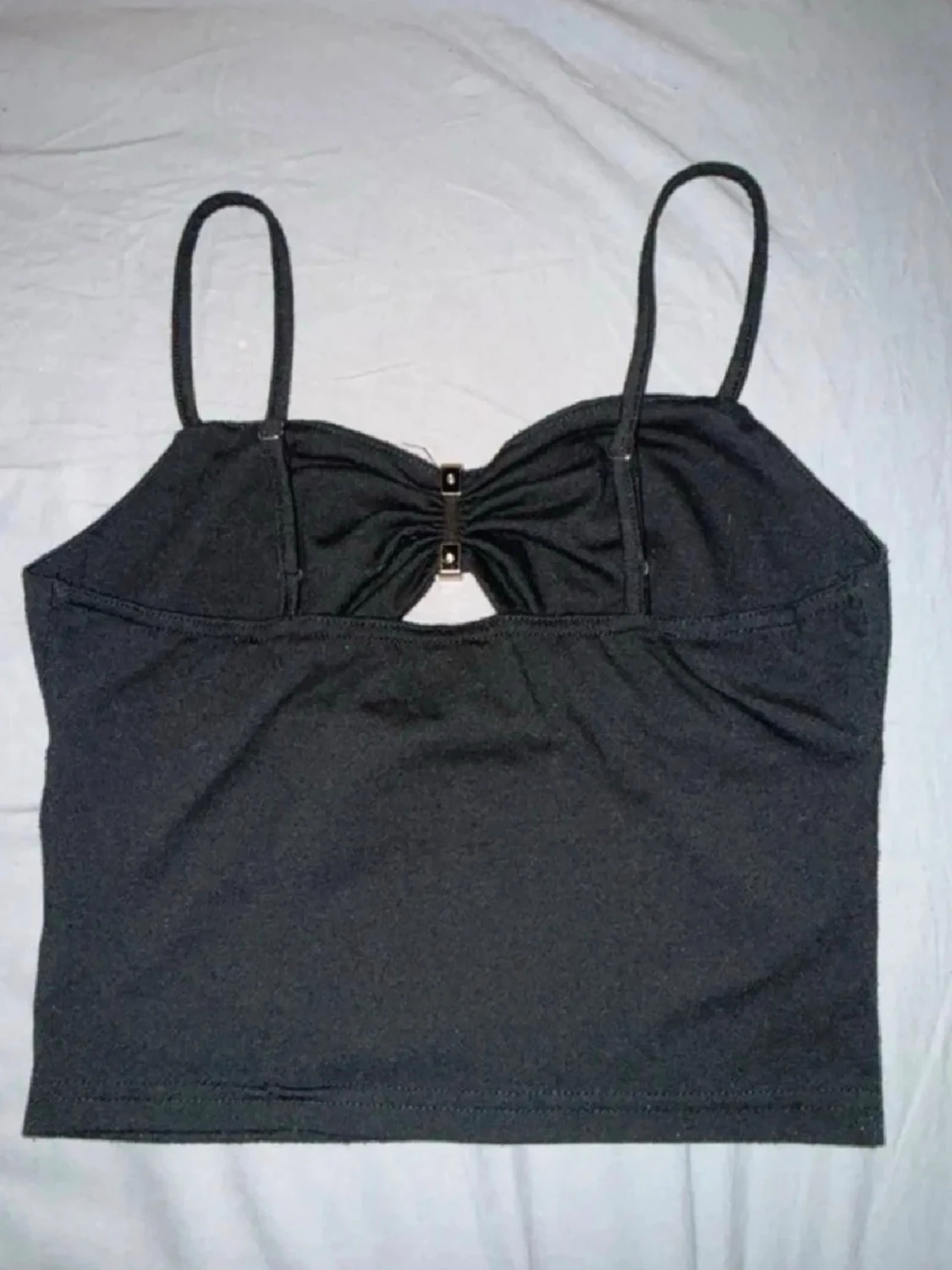 Svart croppad linnetopp med cut-out - 2