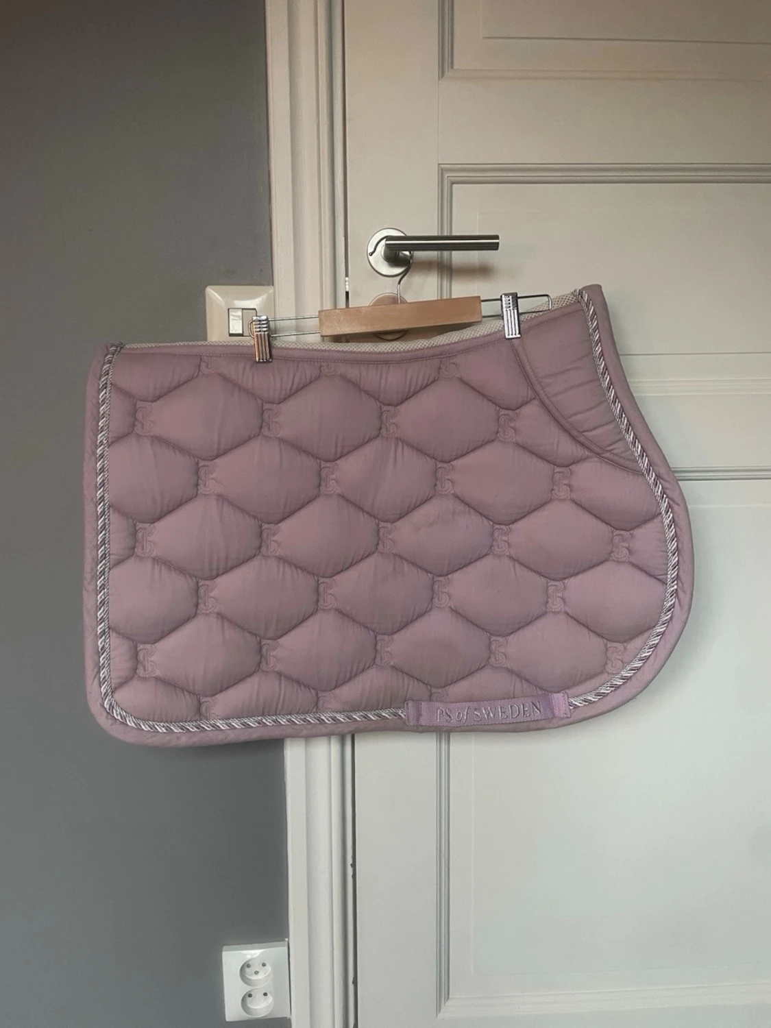 Ljuslila schabrak från PS of Sweden