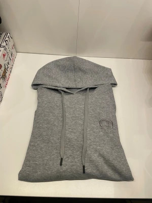 Grå hoodie - Väldigt snygg grå hoodie
