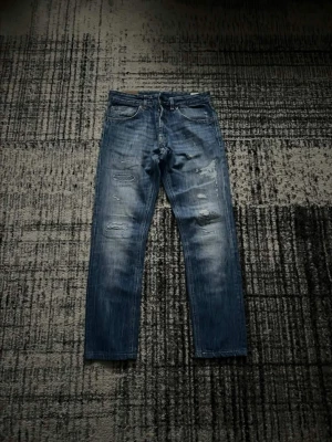Dondup Jeans - |Dondup Jeans| | Storlek: W31  | Skick: 9/10| Medföljer: inget| Frågor eller funderingar tveka inte på att höra av dig!