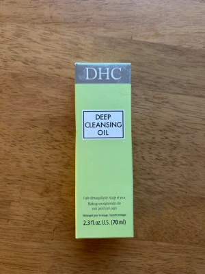 DHC Deep Cleansing Oil - En riktig bästsäljare från DHC. Är helt oanvänd. 70 ml. Säljes i affär för ca 239 kr.