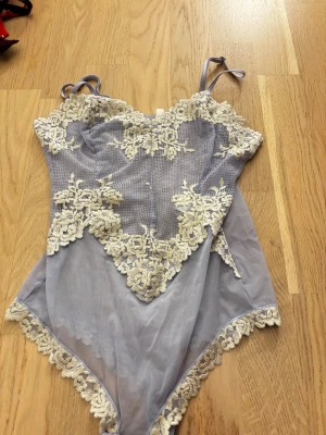 Intimissimi spetsbody - Helt ny spetsbody från Intimissimi aldrig använd den är tvättad 