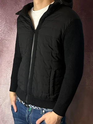 Gran sasso cardigan - Mycket fint skick | Size 50 ≈ S (modellen är 188 cm 75 kg) | fraktar spårbart inom 24 timmar | för att köpa klicka ”köp nu” | vid frågor eller funderingar skriv ett meddelande | följare får bättre rabatter🙌