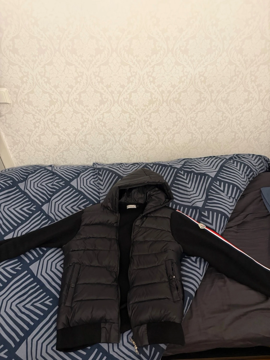 Svart cardigan  med huva från Moncler - 3