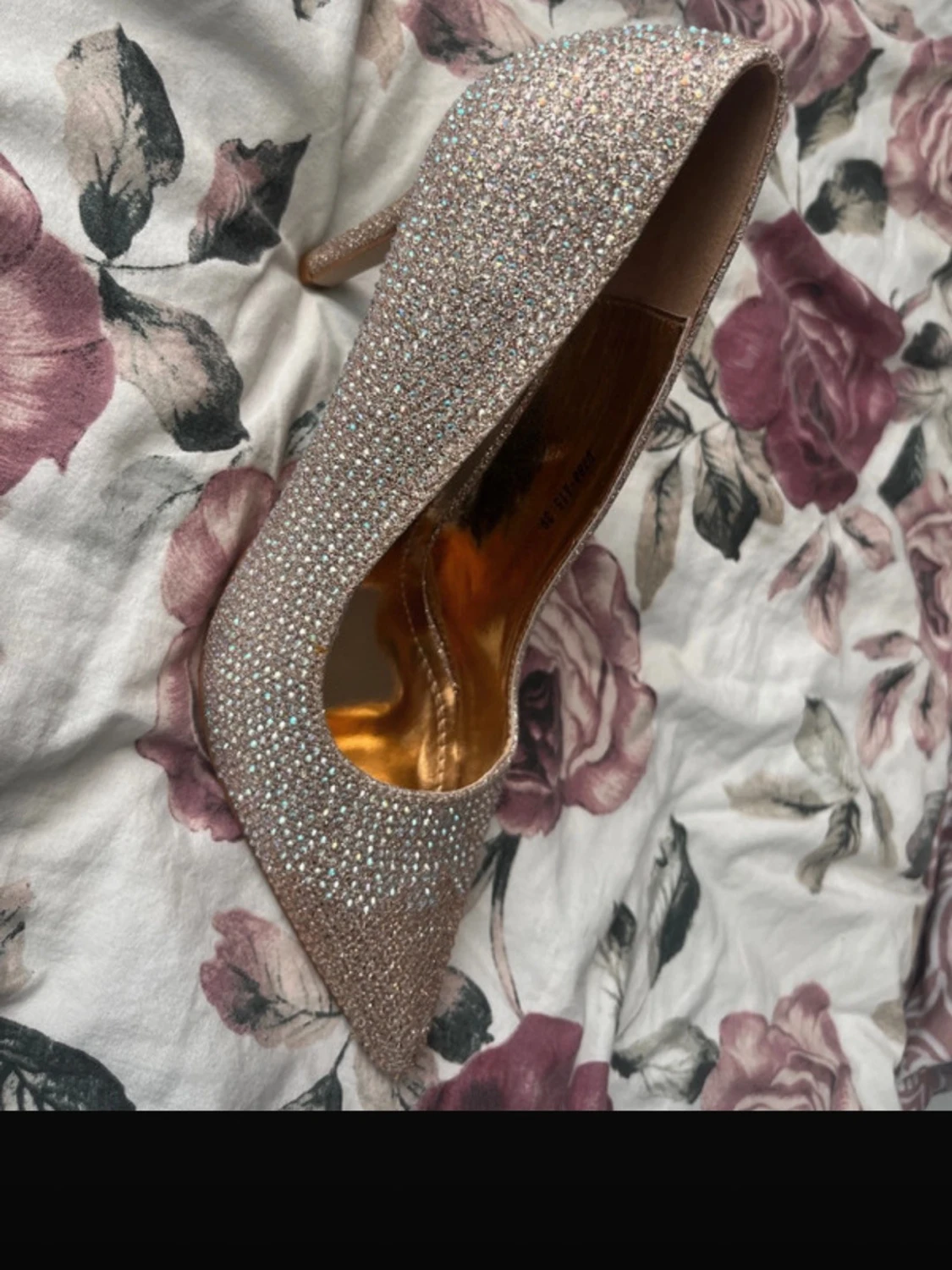 Glittriga roseguld pumps med strass - 1