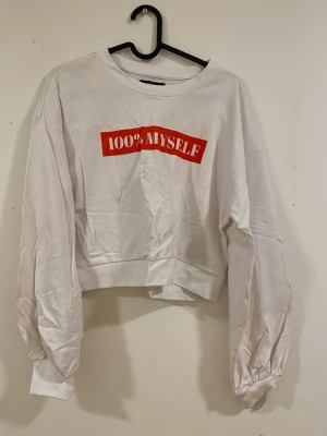 Tunn tjocktröja - Helt ny och oanvänd men har inte prislappen kvar, den är från ullared