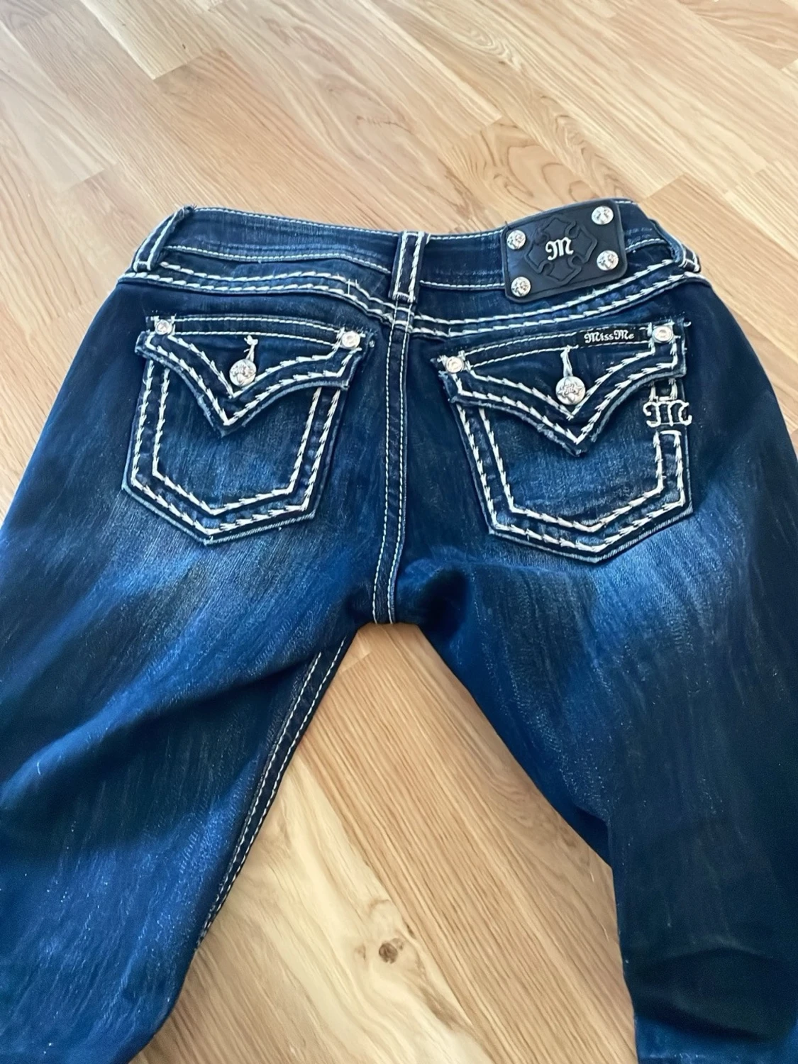Y2K Miss Me mörkblå jeans med detaljer - 1