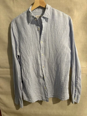 Linne skjorta - Linne skjorta från dressman, Riktigt snygg inför sommaren. Hör av er vid funderingar!
