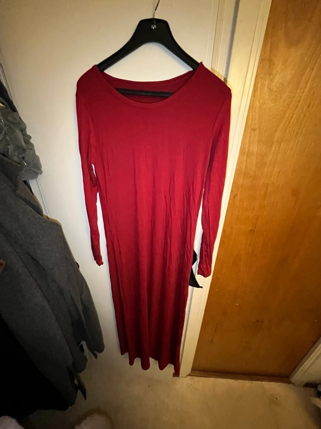 Röd långärmad långklänning - 1