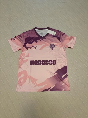 Rosa Marocko tröja! - Snygg rosa Marocko tröja som e väldigt sällsynt och clean Storlek M