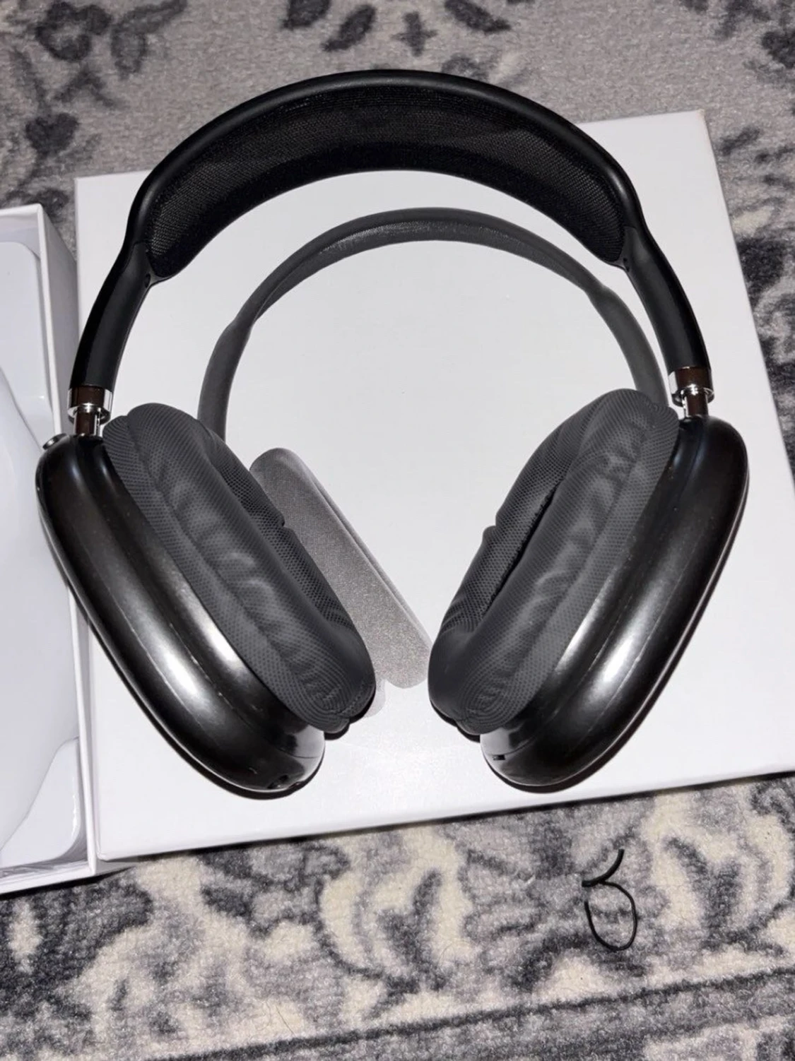 Apple AirPods Max  - 1