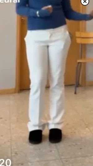 Vita kostymbyxor från GINA TRICOT - Helt nya! 