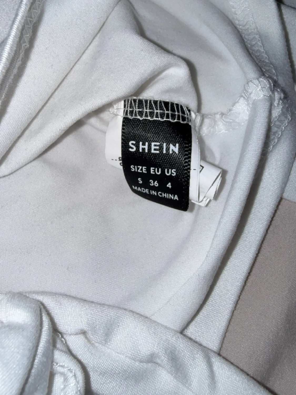 Vit omlottopp med knyt från SHEIN - 1