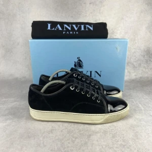 Lanvin captoe sneaker - Lanvin captoe sneaker | Skick: 8/10 | Storlek: 45/UK11 | Nypris: 5299 | Pris: 3000 | Tillbehör: Box & Dustbag  | Hör av dig vid minsta fråga eller fundering📩