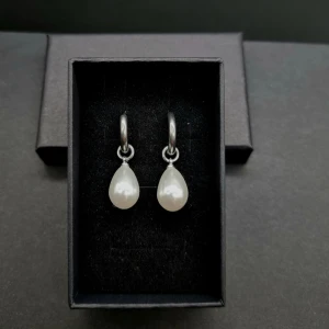 Örhängen  - Material-rostfritt stål.  