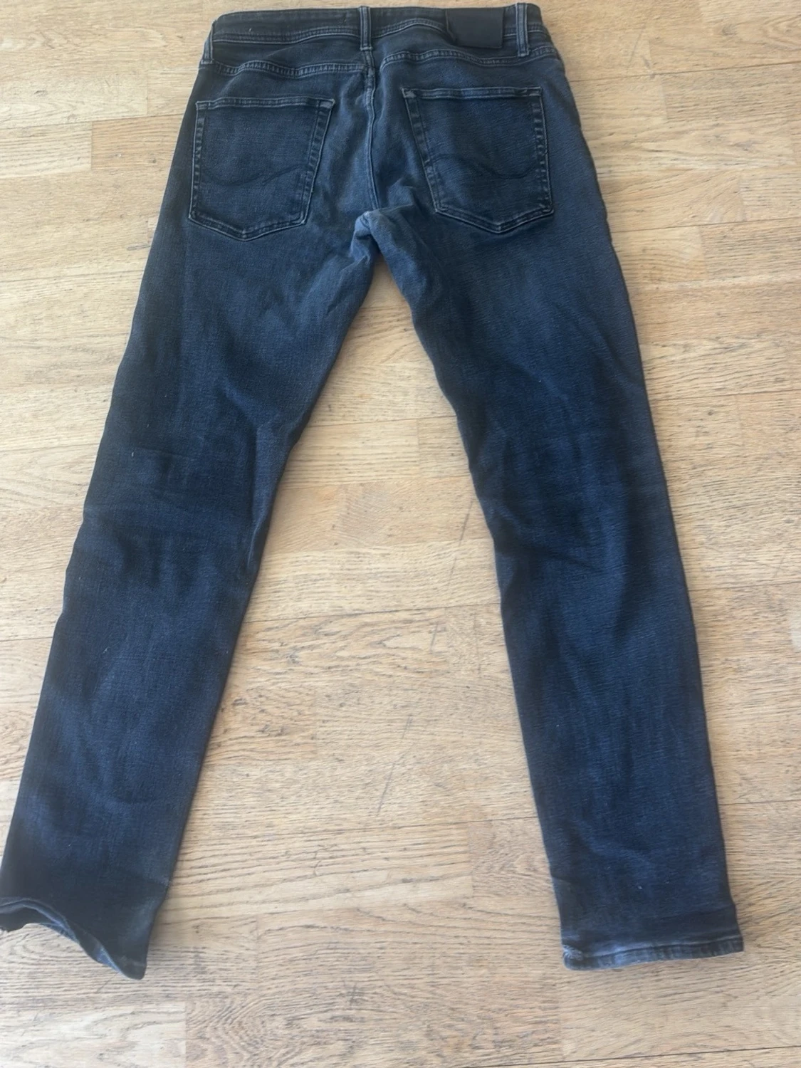 Svarta slim fit jeans - 1