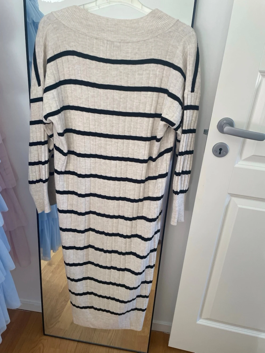 Randig ribbad klänning från ONLY - 1