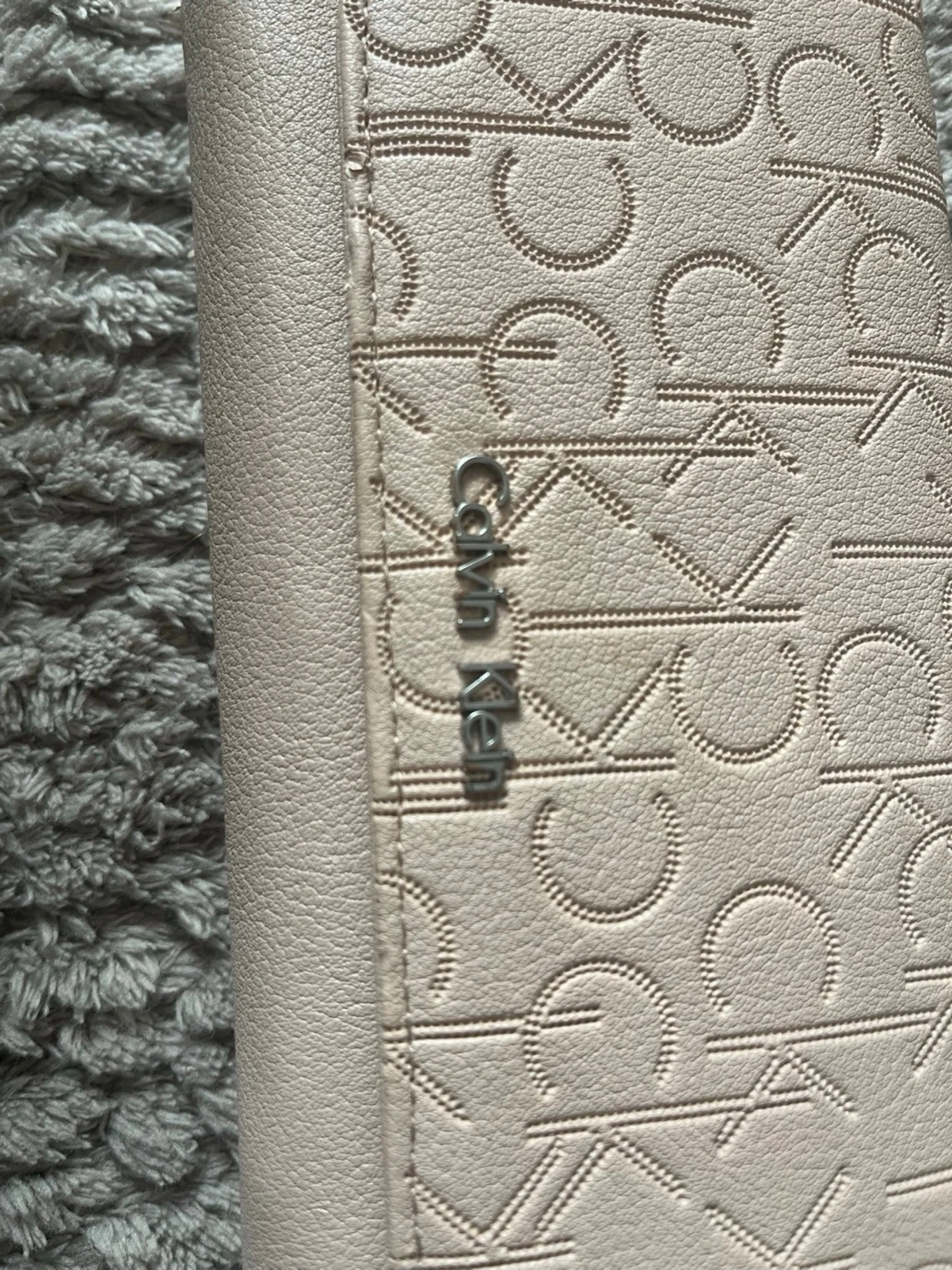 Beige plånbok från Calvin Klein - 1