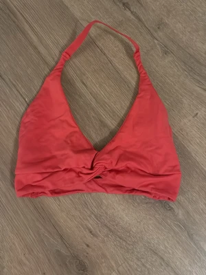 Sportbh ifrån NVGTN - använd få ggr , Stl M