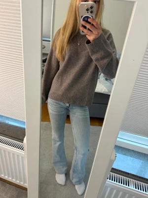 Ljusblå Cheap Monday jeans - Jättefina ljusblåa jeans från Cheap Monday!💕 De är i storlek 24/30. Säljer då jag köpt likadana i en annan storlek🥰
