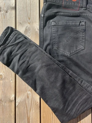 Dondups ! - Säljer dessa dondups med slitningar för ett super pris kom dm för funderingar!👍