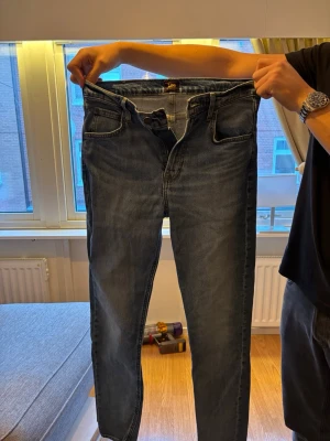 Lee jeans - Säljer min killes sjukt snygga jeans!  W31 L32 Mycket bra skick, fin tvätt och bra passform. Perfekta vardagsjeans. ✨
