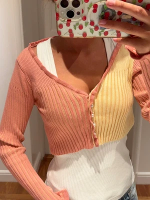 Kofta - Säljer denna så fina kofta🌸🌼🌸🌼